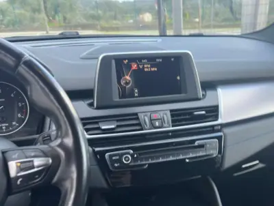 BMW 218 Active Tourer 2015 - 18900 EUR, 130000 km - AUTO.MOTO.pt - 130000km - foto 19 de 25