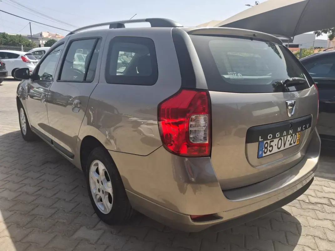 Dacia Logan MCV 2014 - 6900 EUR, 137000 km - 137000km - foto 4 de 13