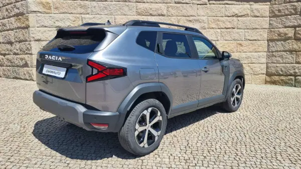 Dacia Duster 2025 - 22390 EUR, 17500 km - AUTO.MOTO.pt - 17500km - foto 7 de 18