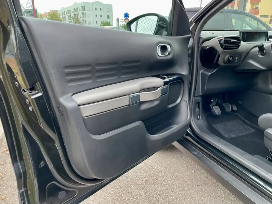 Citroën C4 Cactus 2018 - 14950 EUR, 108880 km - AUTO.MOTO.pt - 108880km - foto 11 de 34