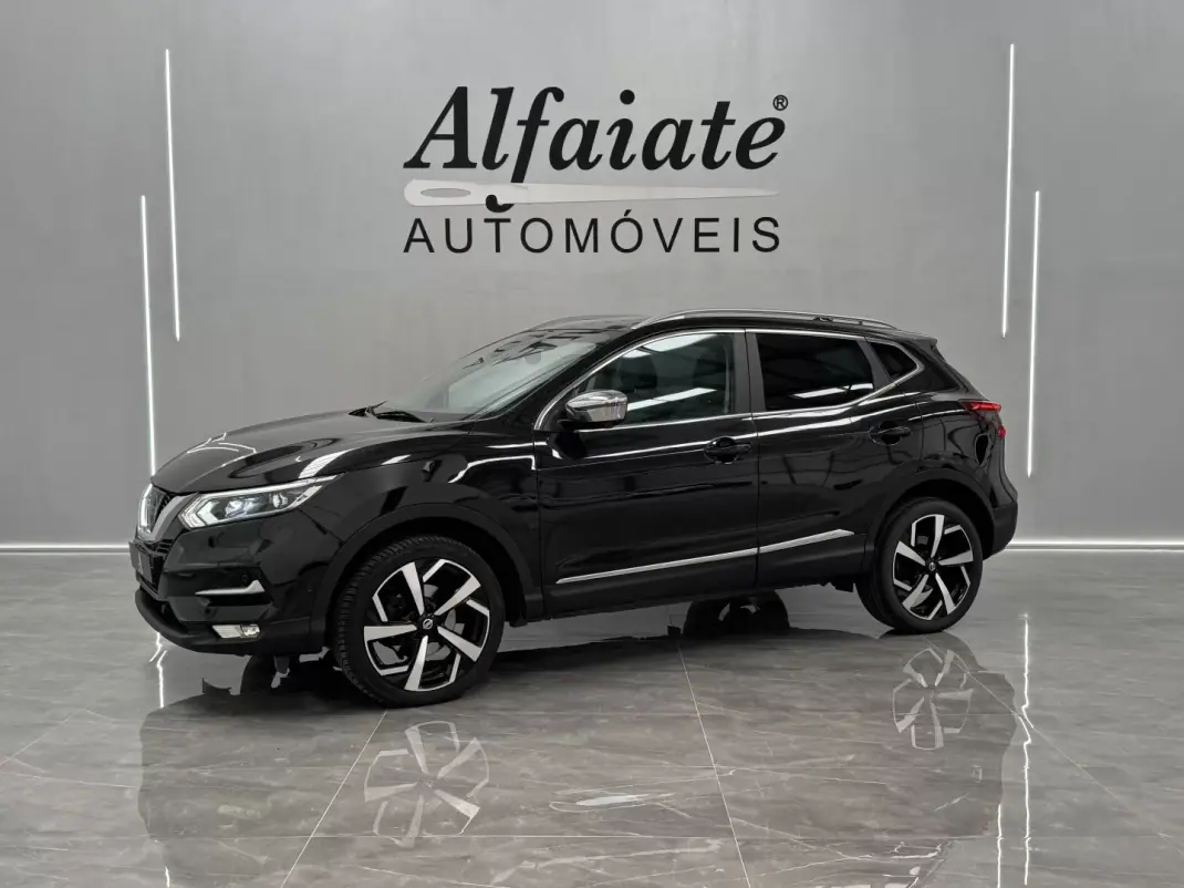 Nissan Qashqai 2017 - 16890 EUR, 117000 km - AUTO.MOTO.pt - 117000km - foto 1 de 6