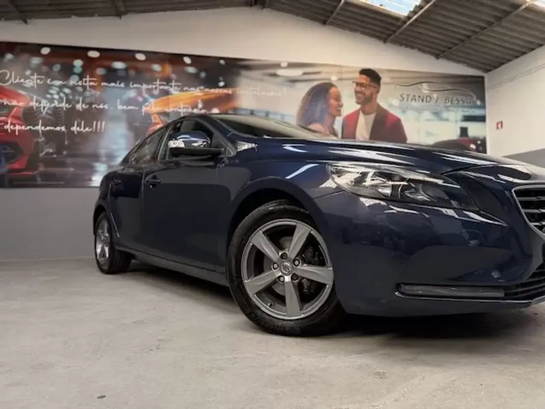 Volvo V40 2014 - 7900 EUR, 263000 km - AUTO.MOTO.pt - 263000km - foto 2 de 14