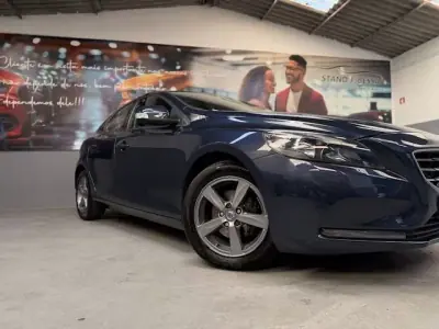 Volvo V40 2014 - 7900 EUR, 263000 km - AUTO.MOTO.pt - 263000km - foto 2 de 14