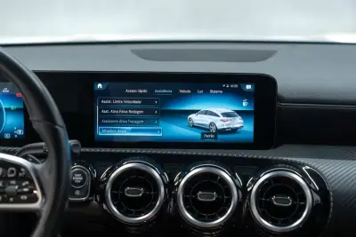 Mercedes-Benz CLA 180 2023 - 29950 EUR, 70000 km - AUTO.MOTO.pt - 70000km - foto 31 de 43