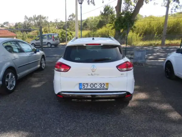 Renault Clio 2013 - 11500 EUR, 137126 km - AUTO.MOTO.pt - 137126km - foto 6 de 13