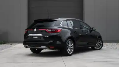 Renault Mégane Sport Tourer 2019 - 16300 EUR, 123000 km - AUTO.MOTO.pt - 123000km - foto 7 de 30