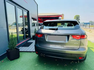Jaguar F-Pace 2017 - 24999 EUR, 78000 km - AUTO.MOTO.pt - 78000km - foto 3 de 32