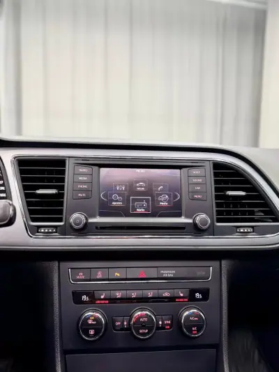 SEAT Leon 2014 - 17500 EUR, 140000 km - AUTO.MOTO.pt - 140000km - foto 14 de 21