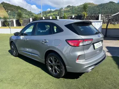Ford Kuga 2022 - 24990 EUR, 69179 km - AUTO.MOTO.pt - 69179km - foto 8 de 14