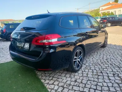Peugeot 308 SW 2017 - 11890 EUR, 180000 km - AUTO.MOTO.pt - 180000km - foto 8 de 18