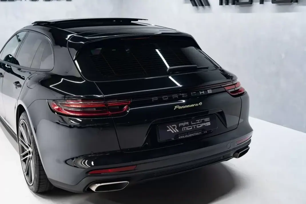 Porsche Panamera Sport Turismo 2020 - 63950 EUR, 111000 km - AUTO.MOTO.pt - 111000km - foto 12 de 53