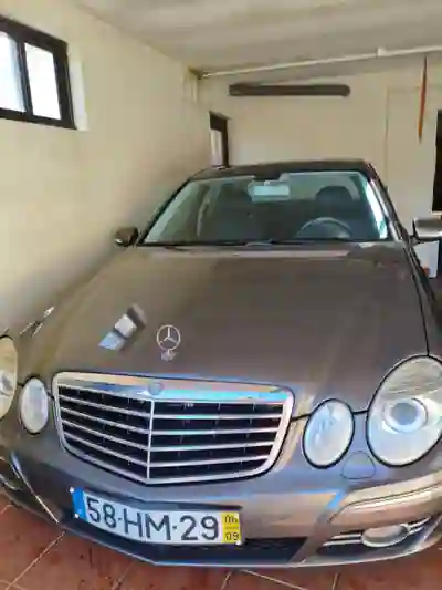 Mercedes-Benz E 220 2006 - 12000 EUR, 194000 km - AUTO.MOTO.pt - 194000km - foto 1 de 13