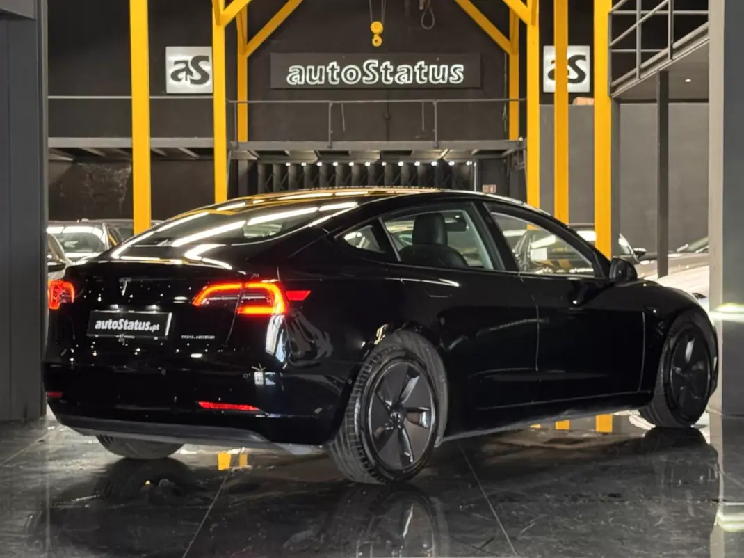 Tesla Model 3 2022 - 30990 EUR, 105300 km - AUTO.MOTO.pt - 105300km - foto 10 de 26