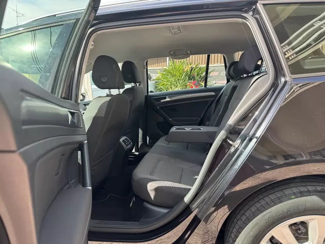 Volkswagen Golf Variant 2020 - 16900 EUR, 122346 km - AUTO.MOTO.pt - 122346km - foto 20 de 34
