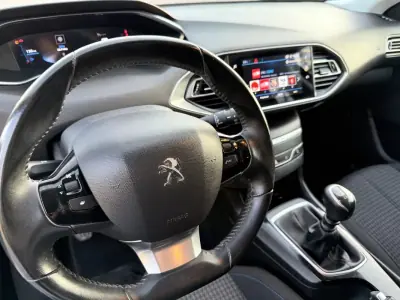 Peugeot 308 SW 2020 - 12900 EUR, 135154 km - AUTO.MOTO.pt - 135154km - foto 11 de 44