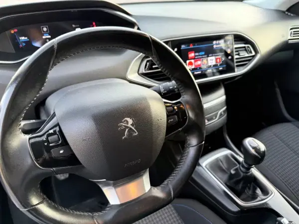 Peugeot 308 SW 2020 - 12900 EUR, 135154 km - AUTO.MOTO.pt - 135154km - foto 11 de 44