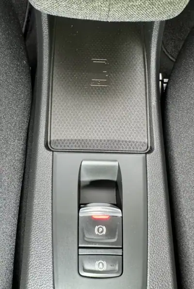 Renault Zoe 2020 - 25500 EUR, 30800 km - AUTO.MOTO.pt - 30800km - foto 22 de 34