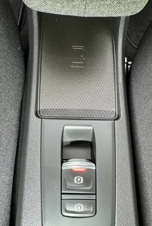 Renault Zoe 2020 - 25500 EUR, 30800 km - AUTO.MOTO.pt - 30800km - foto 22 de 34