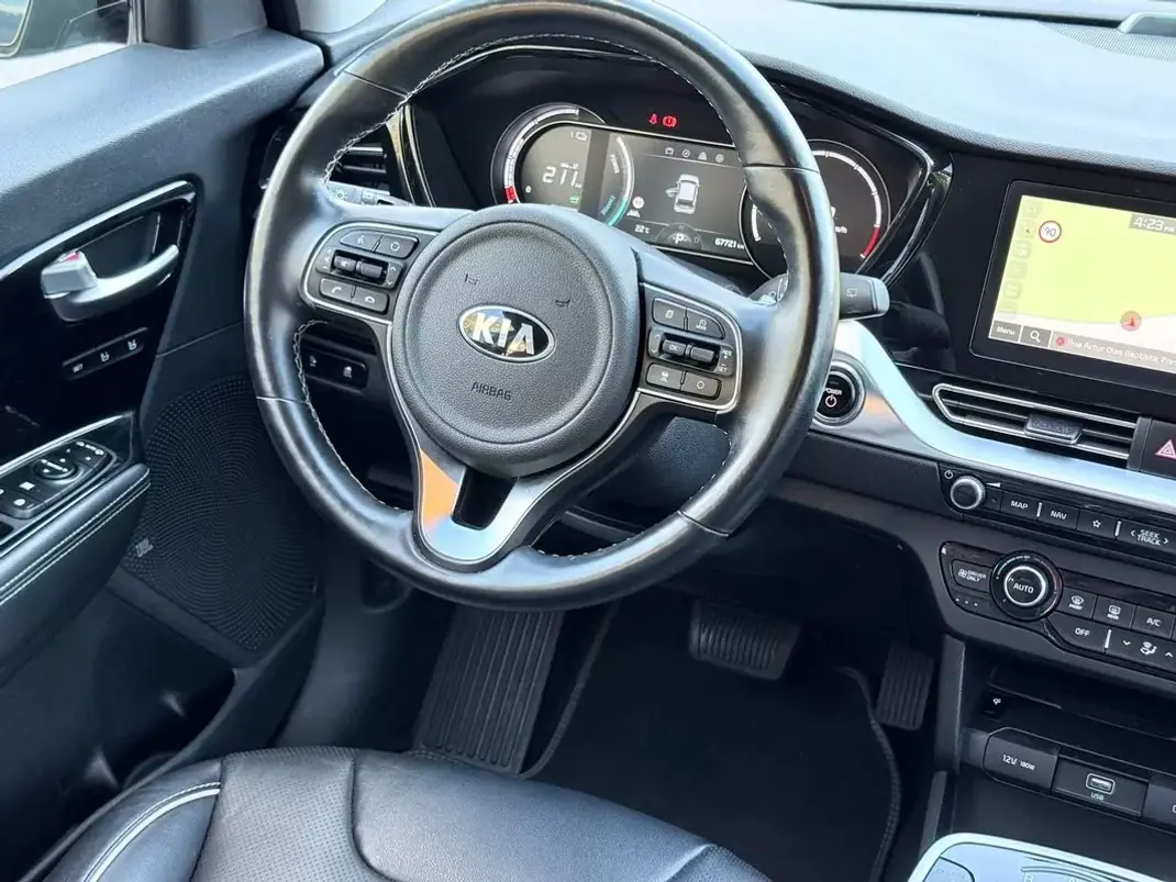 Kia e-Niro 2020 - 19900 EUR, 67500 km - AUTO.MOTO.pt - 67500km - foto 20 de 23