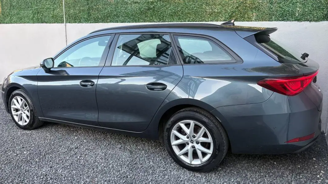 SEAT Leon ST 2022 - 15900 EUR, 59500 km - AUTO.MOTO.pt - 59500km - foto 4 de 12