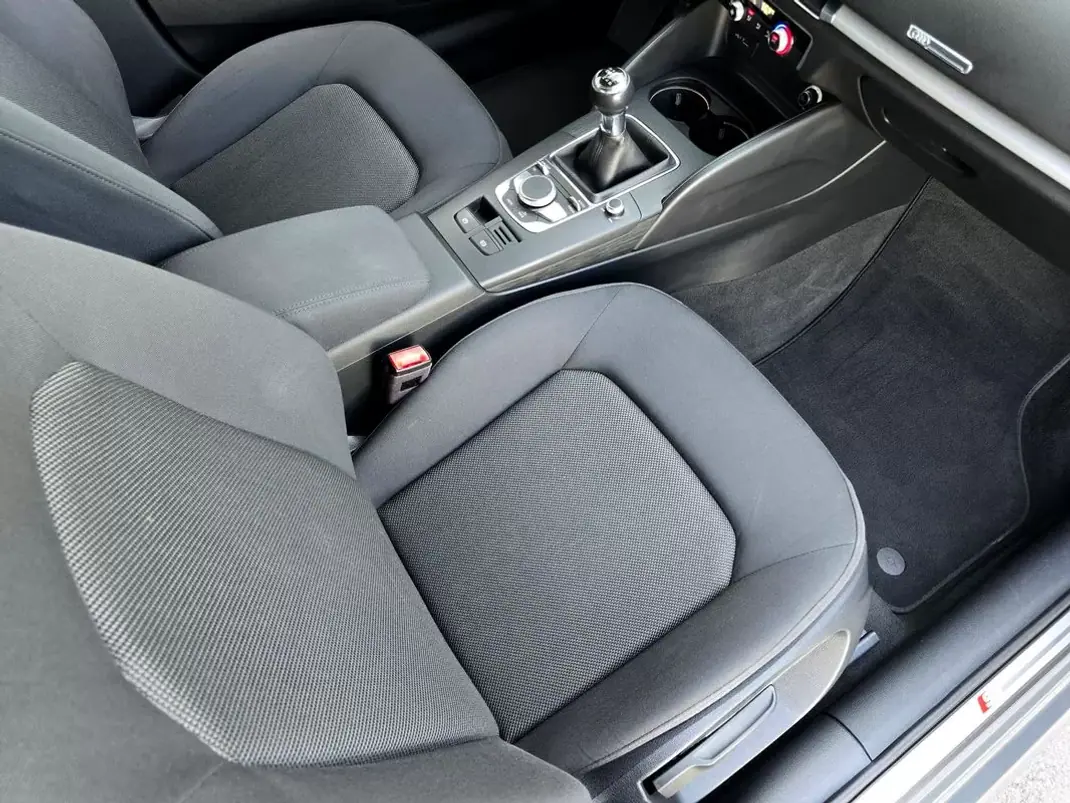 Audi A3 Sportback 2019 - 17500 EUR, 81000 km - AUTO.MOTO.pt - 81000km - foto 26 de 33