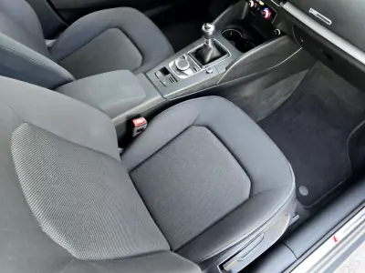 Audi A3 Sportback 2019 - 17500 EUR, 81000 km - AUTO.MOTO.pt - 81000km - foto 26 de 33
