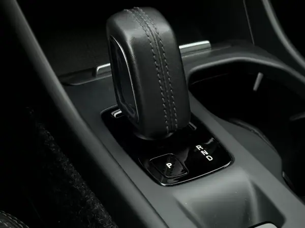 Volvo XC 40 2020 - 26950 EUR, 137000 km - AUTO.MOTO.pt - 137000km - foto 6 de 19