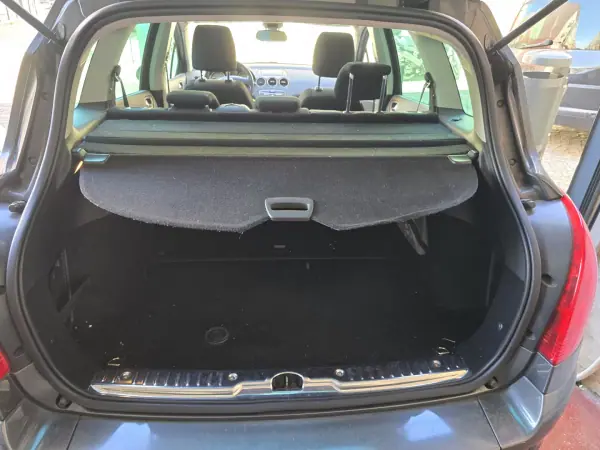 Peugeot 308 SW 2013 - 4999 EUR, 193000 km - AUTO.MOTO.pt - 193000km - foto 11 de 25