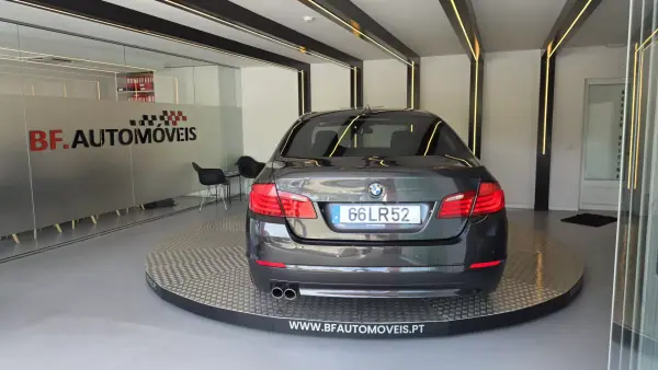 BMW 520 2011 - 10900 EUR, 370543 km - AUTO.MOTO.pt - 370543km - foto 14 de 54