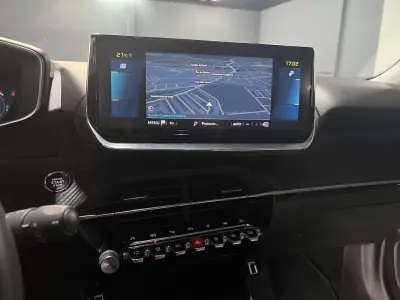 Peugeot e-2008 2020 - 18990 EUR, 50000 km - AUTO.MOTO.pt - 50000km - foto 25 de 51