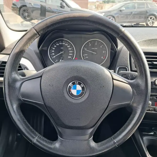 BMW 116 2013 - 9250 EUR, 180000 km - AUTO.MOTO.pt - 180000km - foto 8 de 11