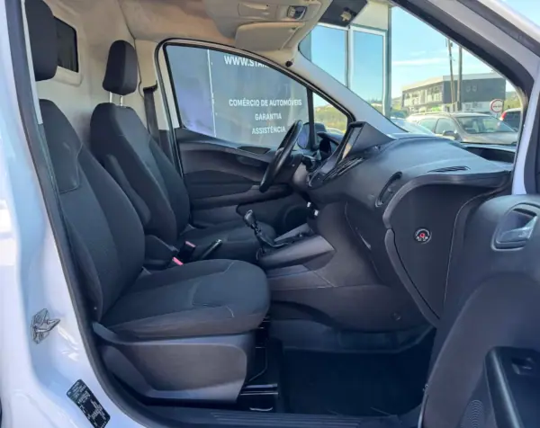 Ford Transit Courier 2019 - 7980 EUR, 255120 km - AUTO.MOTO.pt - 255120km - foto 13 de 17