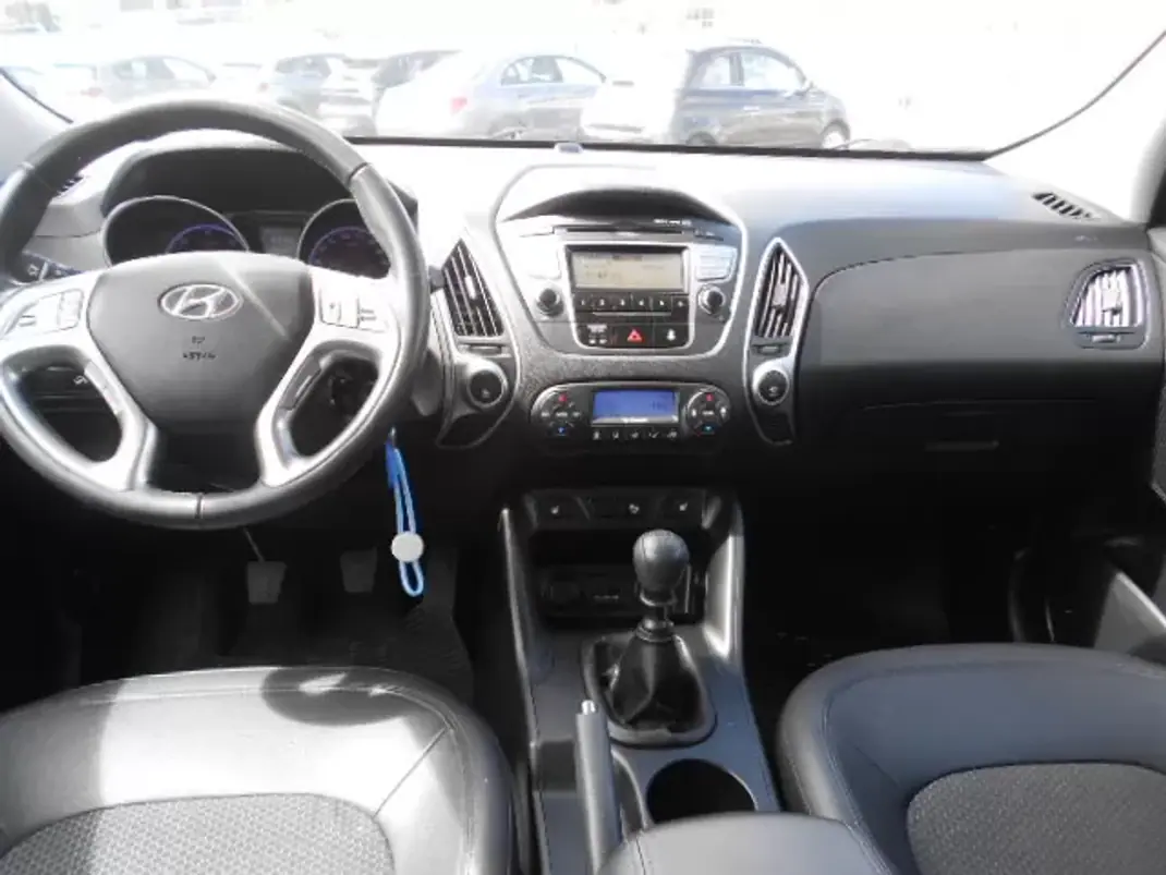 Hyundai ix35 2013 - 12750 EUR, 94101 km - AUTO.MOTO.pt - 94101km - foto 11 de 12