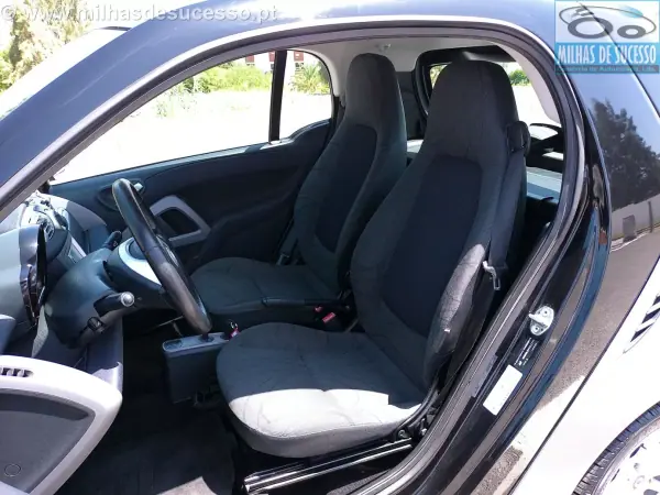 Smart ForTwo Coupé 2013 - 6850 EUR, 151000 km - AUTO.MOTO.pt - 151000km - foto 8 de 20