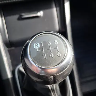Toyota Auris 2018 - 14990 EUR, 120000 km - AUTO.MOTO.pt - 120000km - foto 12 de 13