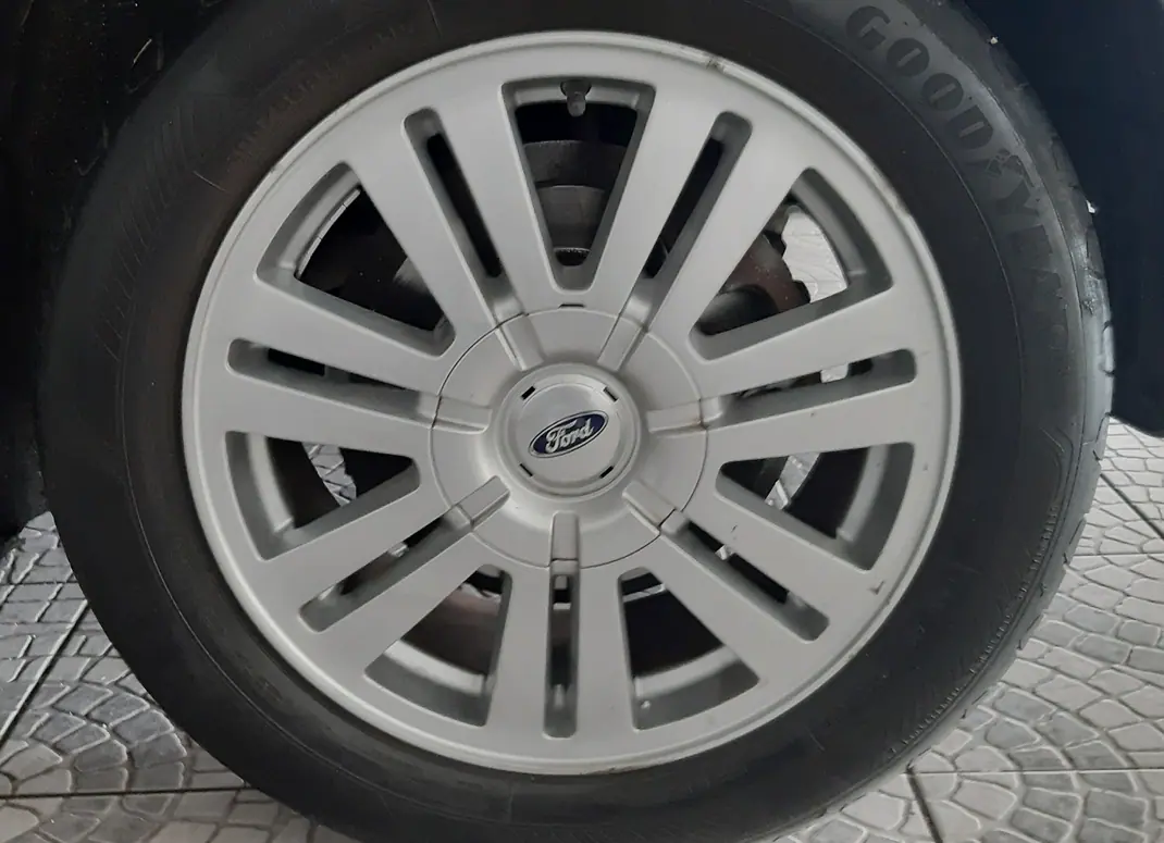 Ford Focus C-Max 2005 - 4250 EUR, 232000 km - AUTO.MOTO.pt - 232000km - foto 15 de 15