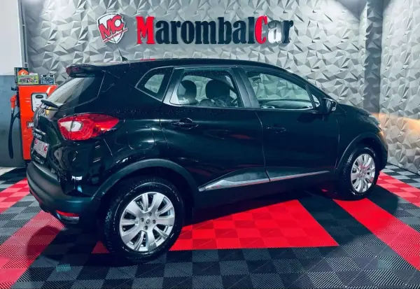 Renault Captur 2016 - 11990 EUR, 114588 km - AUTO.MOTO.pt - 114588km - foto 15 de 38