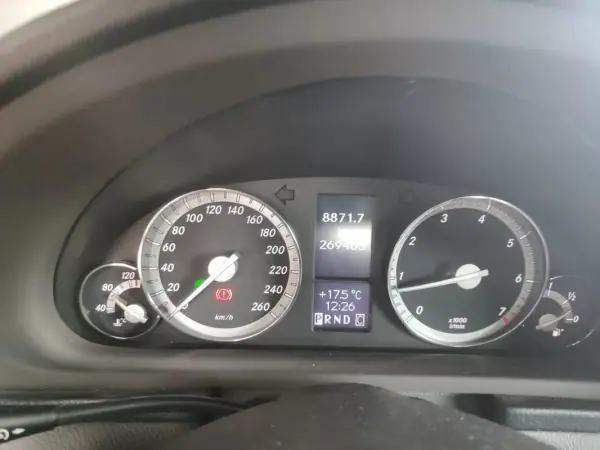Mercedes-Benz CLC 180 2010 - 9500 EUR, 269000 km - AUTO.MOTO.pt - 269000km - foto 27 de 33