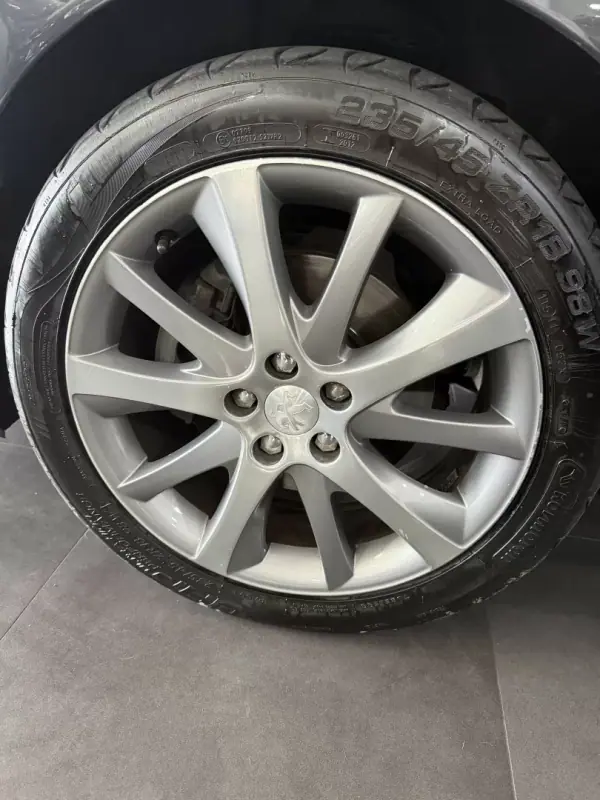 Peugeot 508 2015 - 9990 EUR, 240000 km - AUTO.MOTO.pt - 240000km - foto 6 de 15