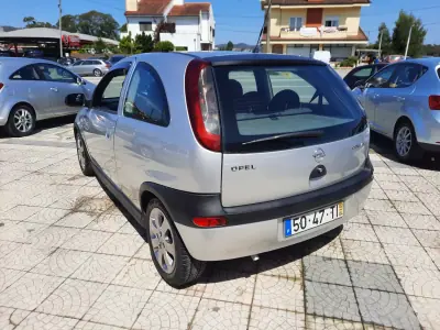 Opel Corsa 2002 - 1995 EUR, 163251 km - AUTO.MOTO.pt - 163251km - foto 4 de 9