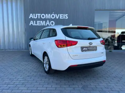 Kia Ceed SW 2018 - 10950 EUR, 79800 km - AUTO.MOTO.pt - 79800km - foto 8 de 16