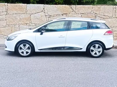Renault Clio Sport Tourer 2015 - 7990 EUR, 185000 km - AUTO.MOTO.pt - 185000km - foto 6 de 11