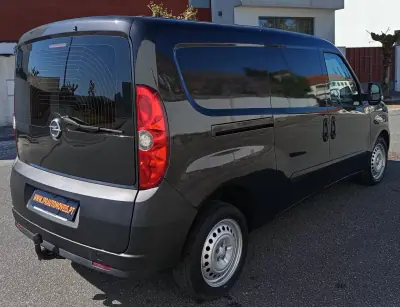 Opel Combo 2014 - 8490 EUR, 146000 km - AUTO.MOTO.pt - 146000km - foto 5 de 16