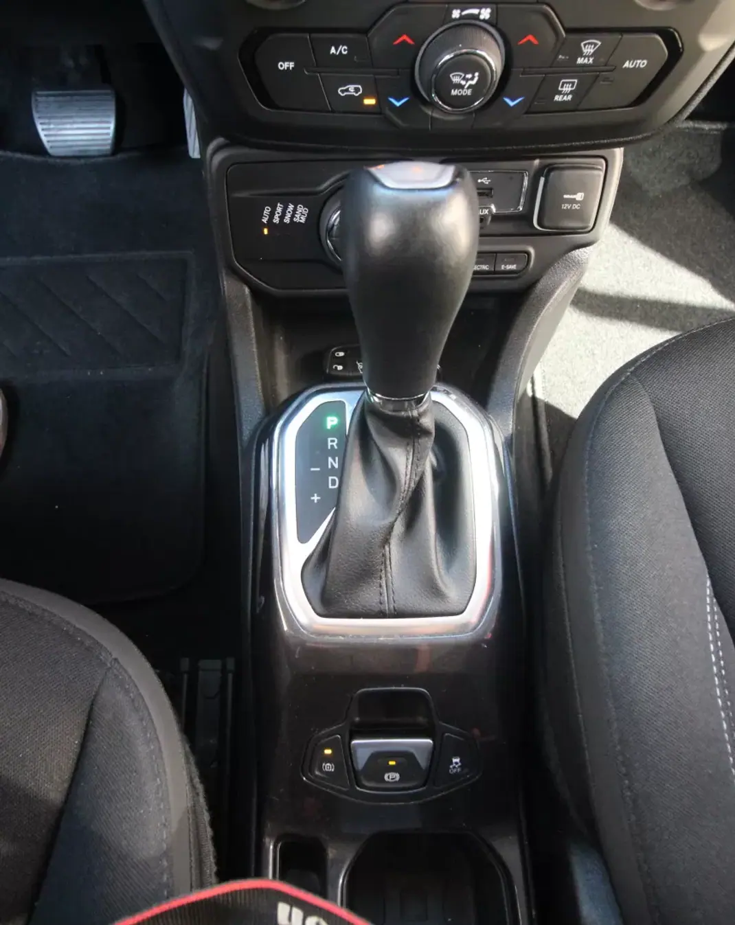 Jeep Renegade 2022 - 18990 EUR, 99500 km - 99500km - foto 34 de 49