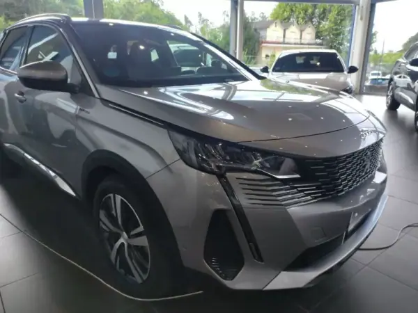 Peugeot 3008 2021 - 21750 EUR, 151000 km - AUTO.MOTO.pt - 151000km - foto 5 de 18