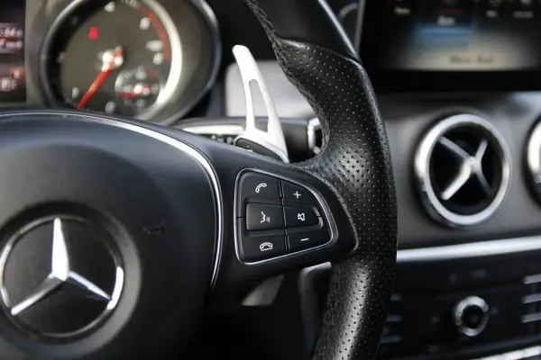 Mercedes-Benz CLA 200 2016 - 23500 EUR, 157000 km - AUTO.MOTO.pt - 157000km - foto 30 de 43