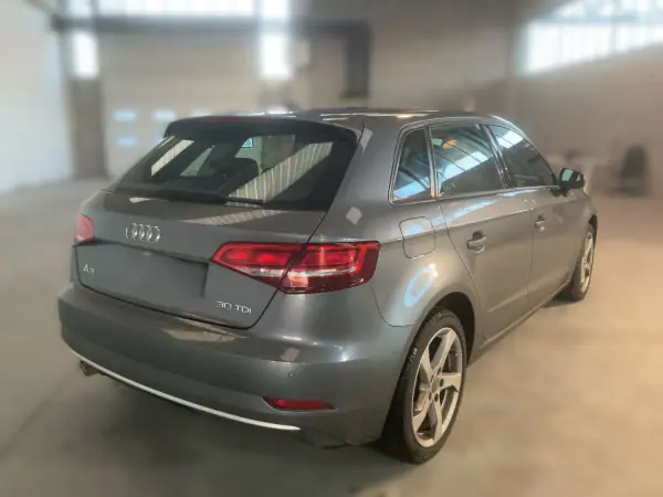 Audi A3 Sportback 2019 - 18500 EUR, 184500 km - AUTO.MOTO.pt - 184500km - foto 4 de 11