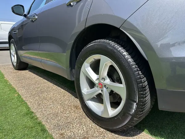 Jaguar F-Pace 2018 - 22500 EUR, 146000 km - AUTO.MOTO.pt - 146000km - foto 22 de 69