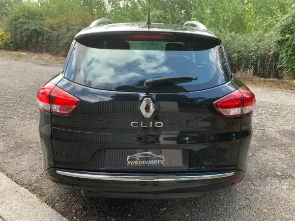 Renault Clio Sport Tourer 2019 - 13999 EUR, 127245 km - AUTO.MOTO.pt - 127245km - foto 5 de 53
