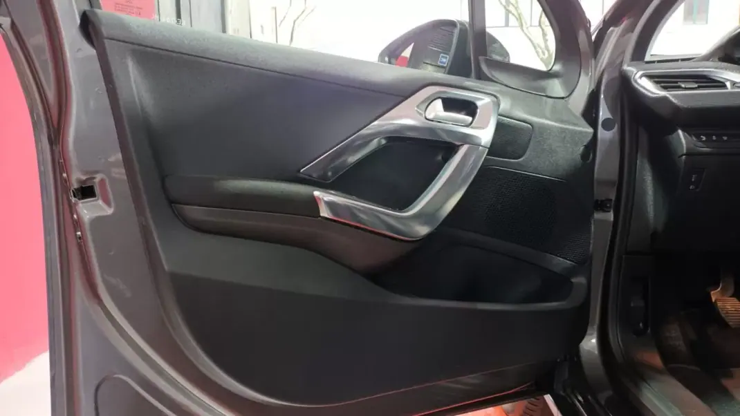 Peugeot 2008 2016 - 13750 EUR, 44423 km - AUTO.MOTO.pt - 44423km - foto 17 de 58